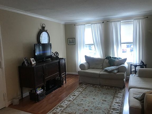 2nd image of 2931 S Columbus St APT A1