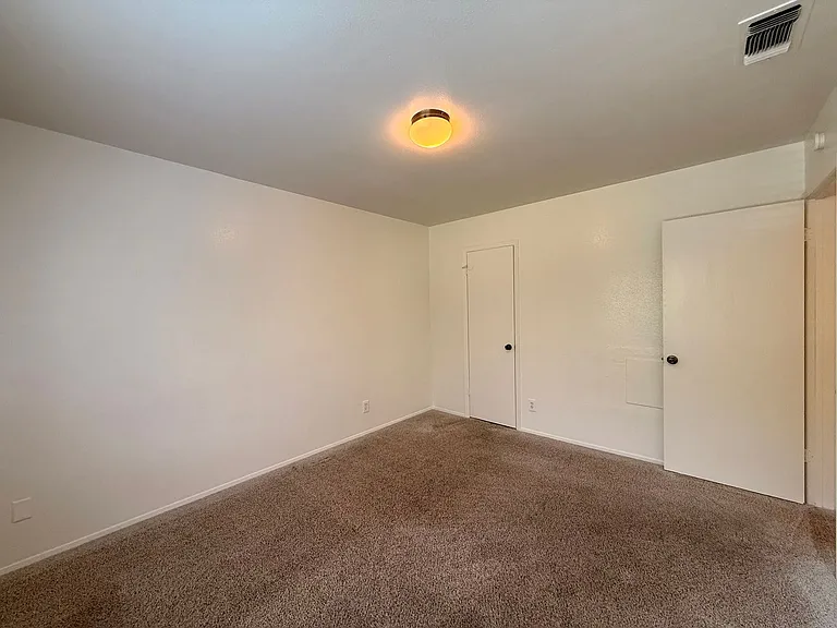 900 W Village Ln — Photo 20