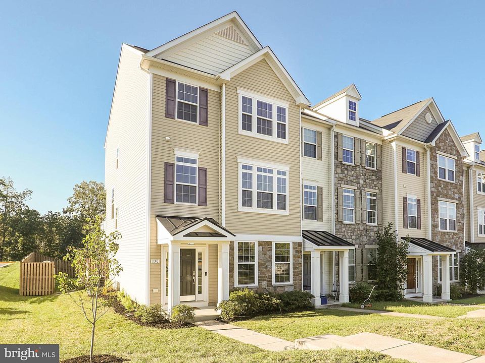 1st image of 130 Woodman Ct