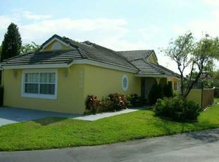 4900 NW 99th Pl, Doral, FL 33178