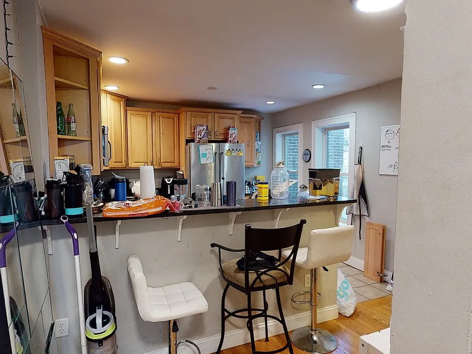 83 Windsor St #1X