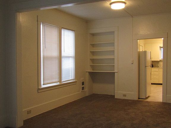 4th image of 814 E 34th St APT A