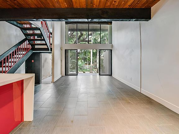 5th image of 19420 NE 26th Avenue #121c