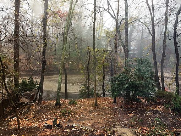 3rd image of 637 Whittier Pkwy