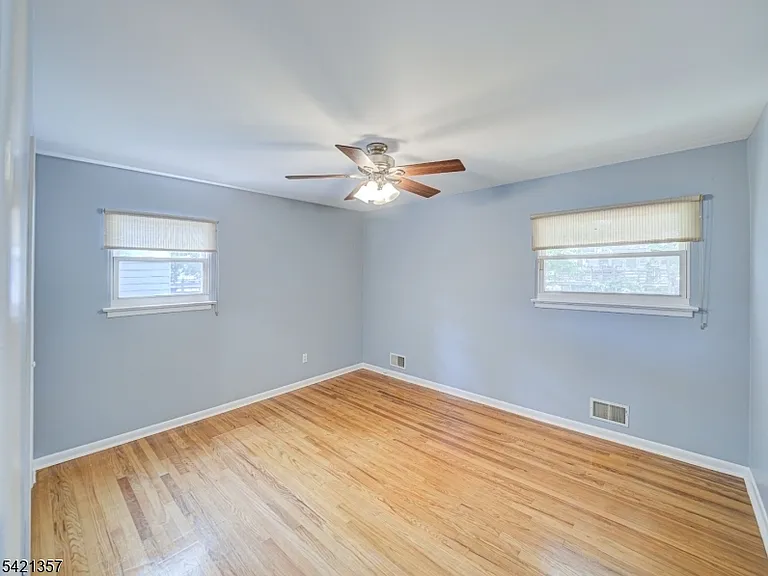 50 Auburn Rd — Photo 16