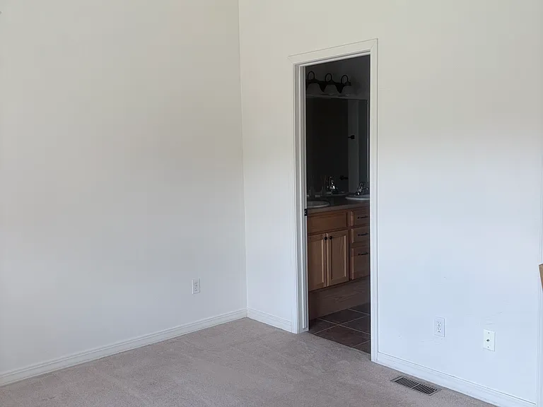 109 Cinnamon Dr #1 — Photo 9