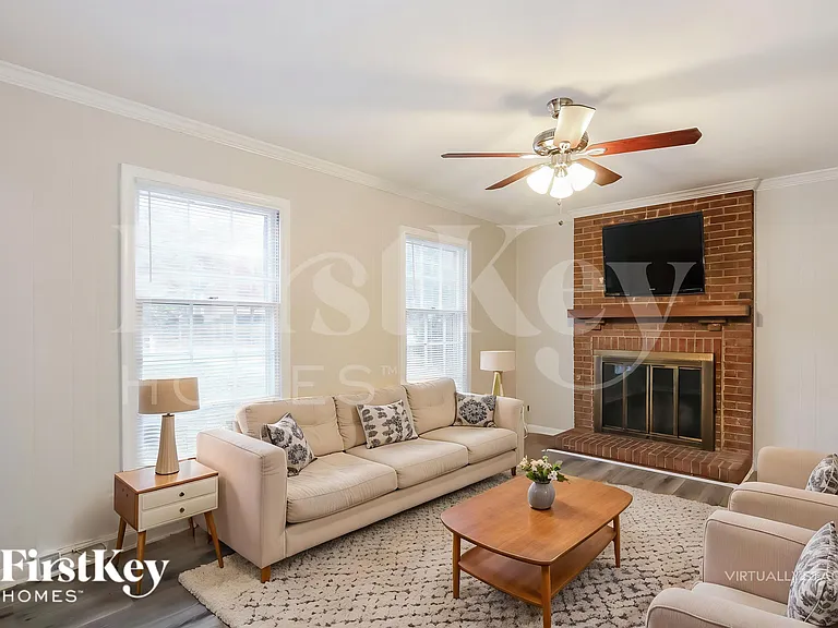 8300 Nathanael Greene Ln — Photo 4