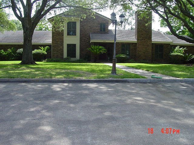 1st image of 2520 Pershing Ave