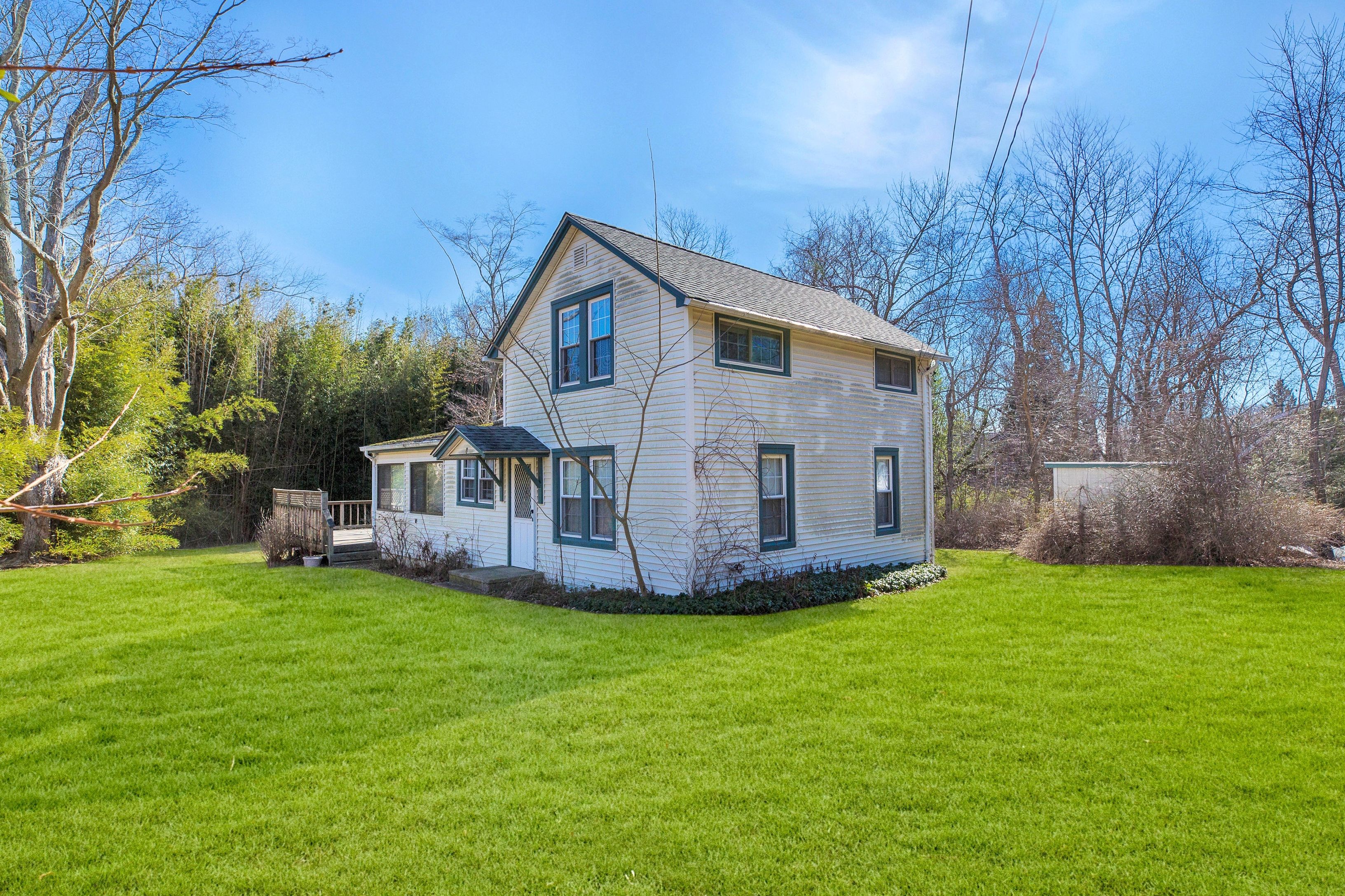 8 Burns Rd in Shelter Island Out East