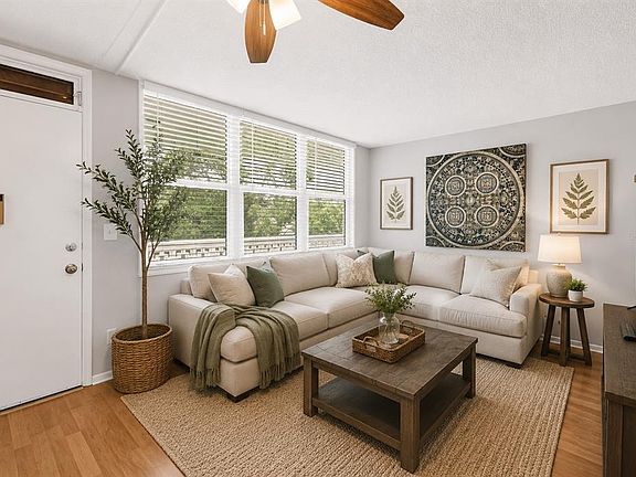 3rd image of 4720 LOCUST STREET NE #318