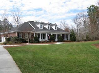 2330 Rabbit Farm Cir, Loganville, GA 30052