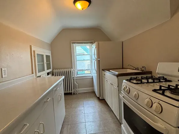771 6th St E, 771 6th St E APT 3, Saint Paul, MN 55106