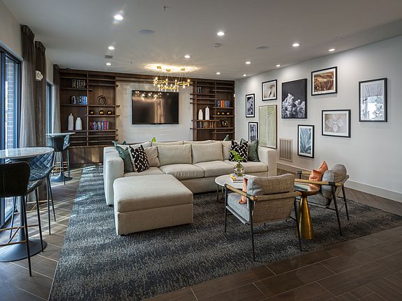3rd image of 225 S Heights Blvd #1306