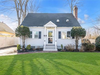 28 Grafton St, Greenlawn, NY, 11740