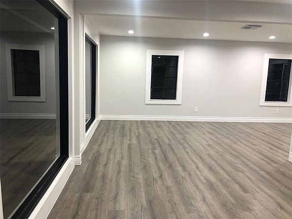 5th image of 12021 Dumas St