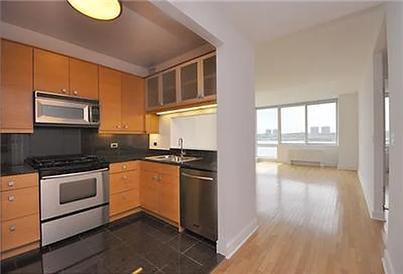 Sold by Sumitomo Real Estate Sales | media 16