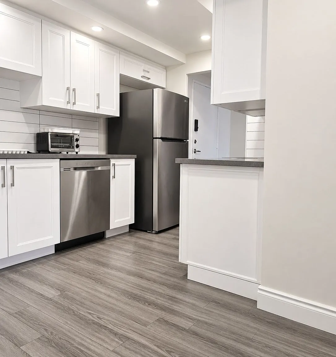 4 bed, $3,350 — Photo 4