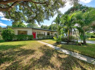 828 W Ilex Dr, Lake Park, FL 33403