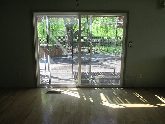 4th image of 1093 Honey Ct