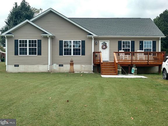 2nd image of 657 Lakeview Dr