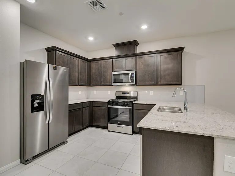 2604 Ercolano St — Photo 24