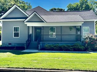 512 Trade St, Greer, SC 29651