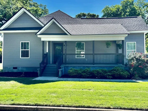 512 Trade St, Greer, SC 29651