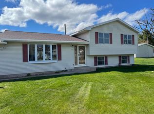 610 S 31st St, Escanaba, MI 49829