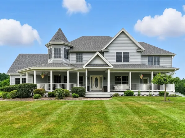 17 Wandering Meadows Ln, Wilbraham, MA 01095