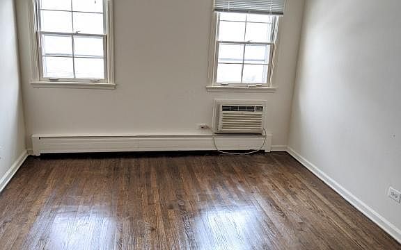 3rd image of 1516 Central St APT Ff3