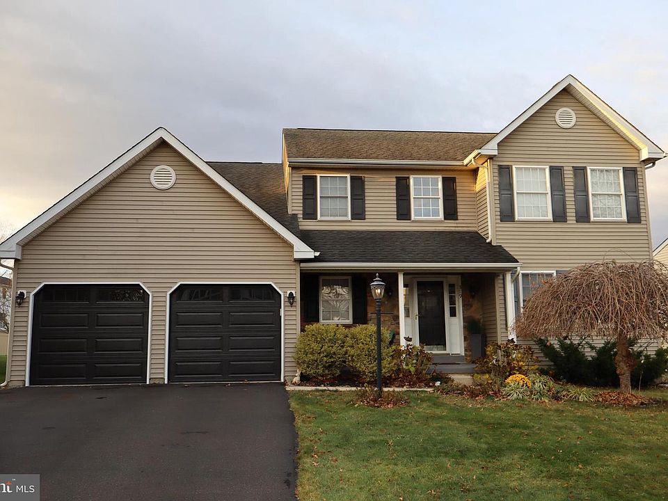 1st image of 319 Pennington Way