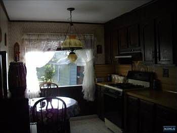3rd image of 65 Euclid Ave