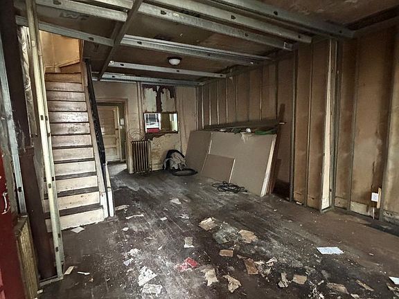 4th image of 3381 Braddock St
