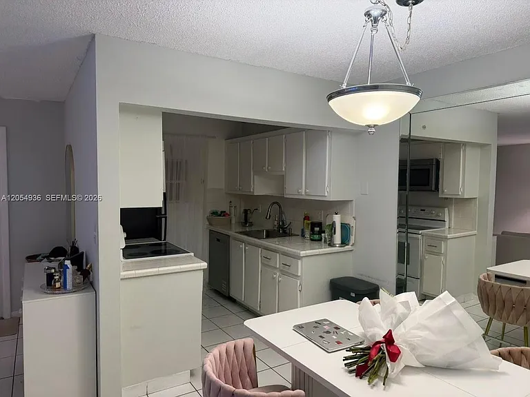 2420 Diana Dr #302 — Photo 3