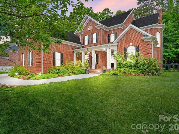 406 Castlestone Ln, Matthews, NC 28104