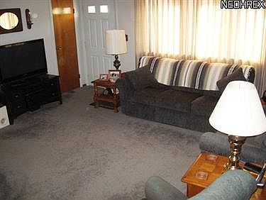 2nd image of 302 Archwood Ave