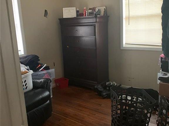 5th image of 3702 Heath Ave