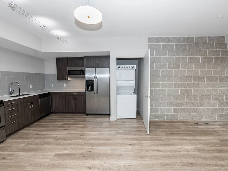 E14 Apartments — Photo 20