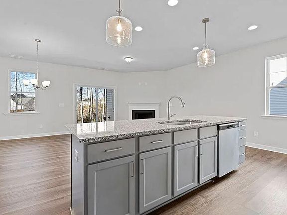 5th image of 119 McDowell Ln