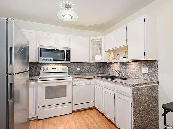 4th image of 645 S Alton Way Bldg 40 #10B