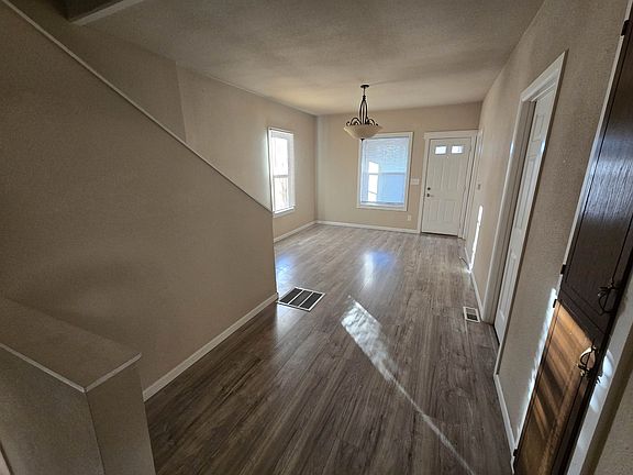 3rd image of 1007 Island Ave
