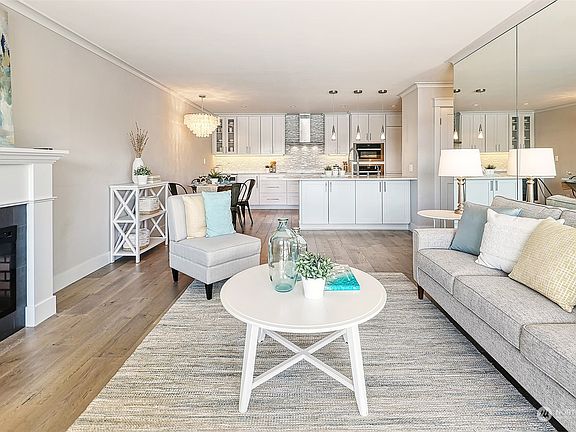 4th image of 515 Lake Street S #209
