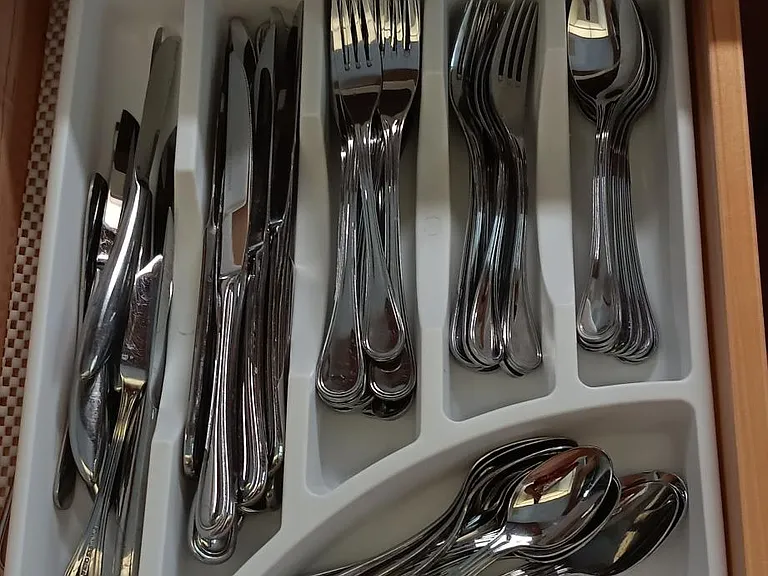Kitchen flat ware