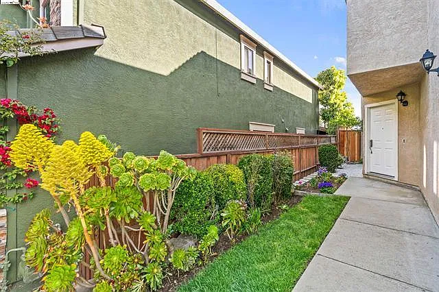 4 bed, 1944 sqft, $4,250 — Photo 4