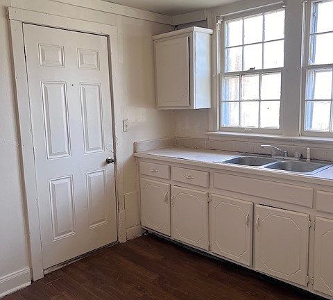 2nd image of 541 Greenwood Ave #B