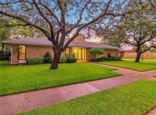 3112 Spring Lake Dr, Bedford, TX 76021