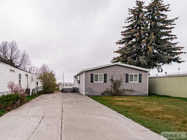 1917 N Pinewood Dr, Idaho Falls, ID 83401