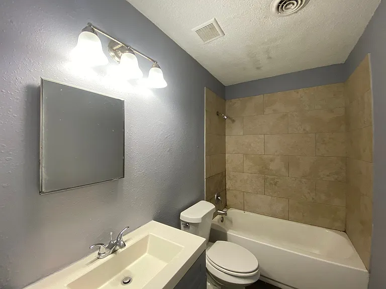 1154 Western Park Dr — Photo 8