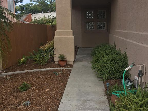 2nd image of 1692 Avenida Guillermo