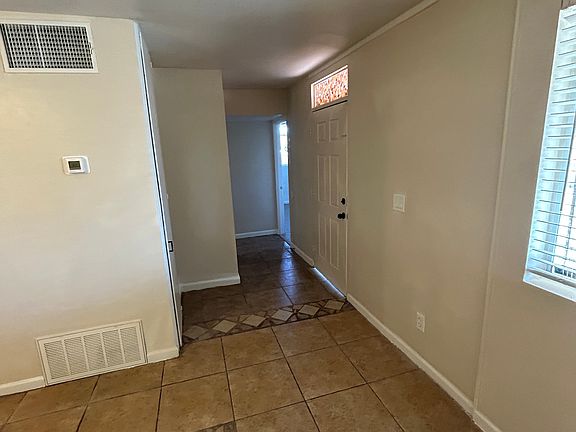 4th image of 4265 E 31st St